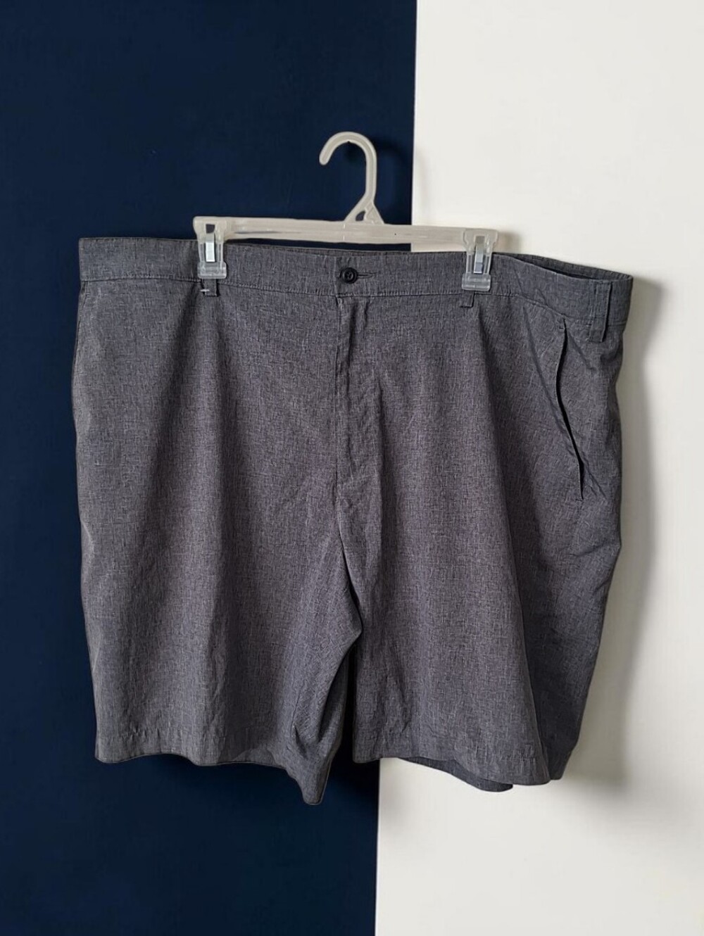 TOUR Men's Gray Solid Chino Shorts Flat Front Zip Pockets Polyester Elastane